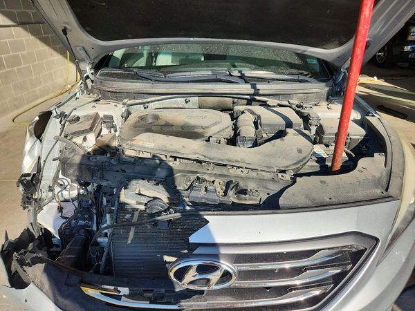 2016 HYUNDAI SONATA — Engine bay