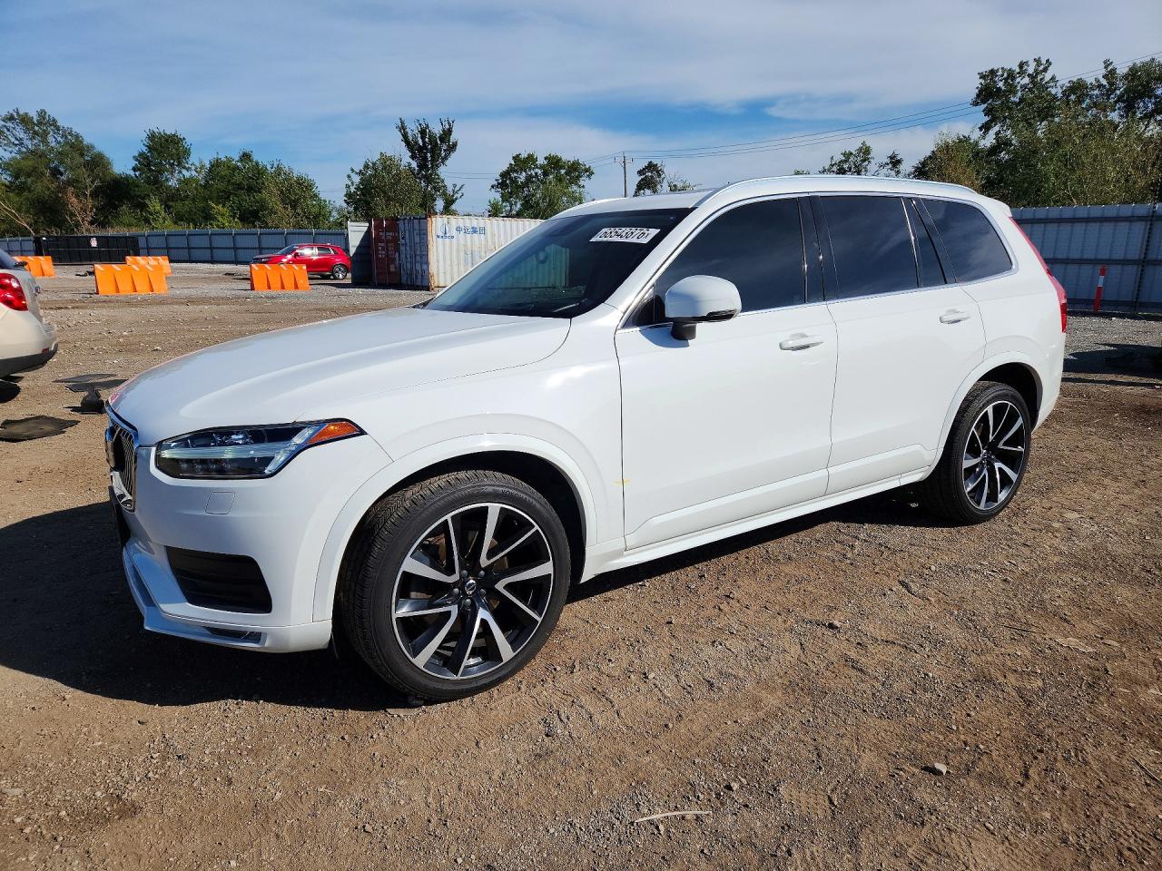 2020 VOLVO XC90 Momentum