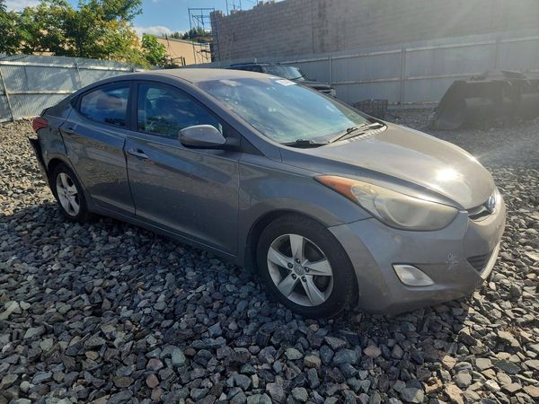 2013 HYUNDAI ELANTRA