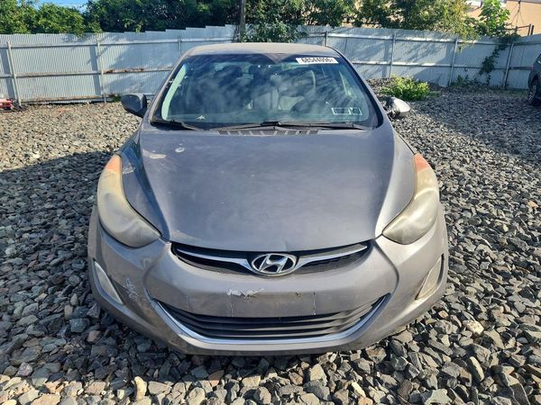 2013 HYUNDAI ELANTRA