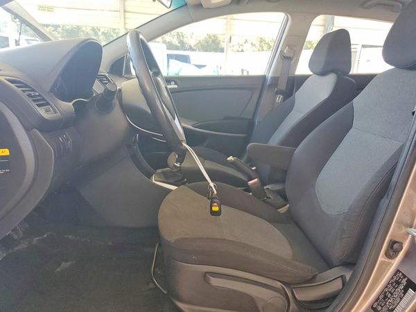 2013 HYUNDAI ACCENT GLS, GS