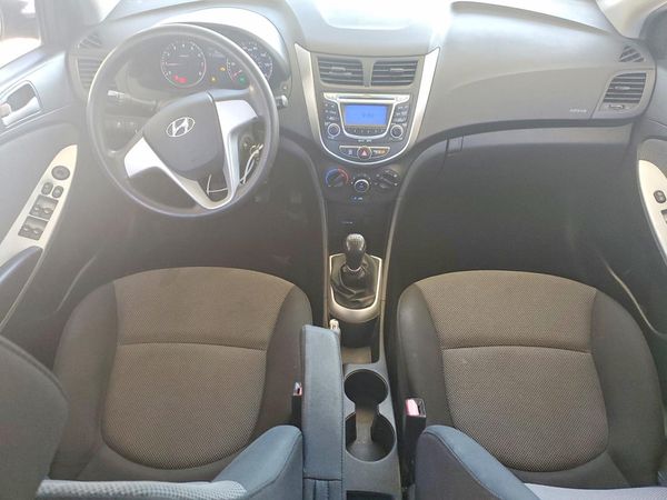 2013 HYUNDAI ACCENT GLS, GS