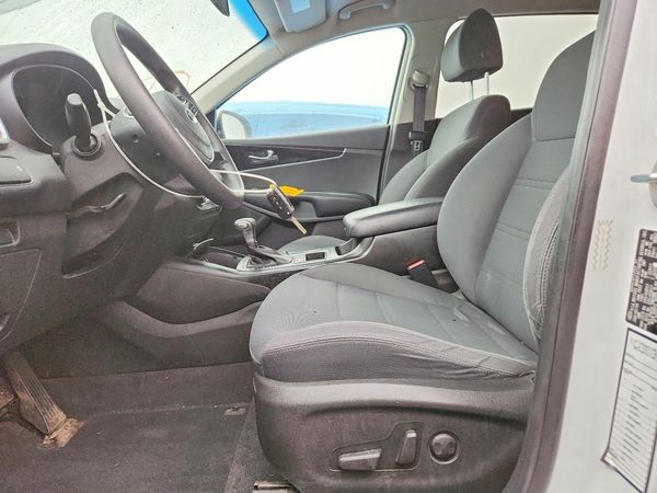 2019 KIA SORENTO L, LX, S — DENT