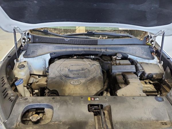 2019 KIA SORENTO L, LX, S — Engine bay