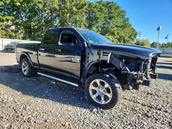 2015 RAM 1500 Laramie — Passenger 3/4