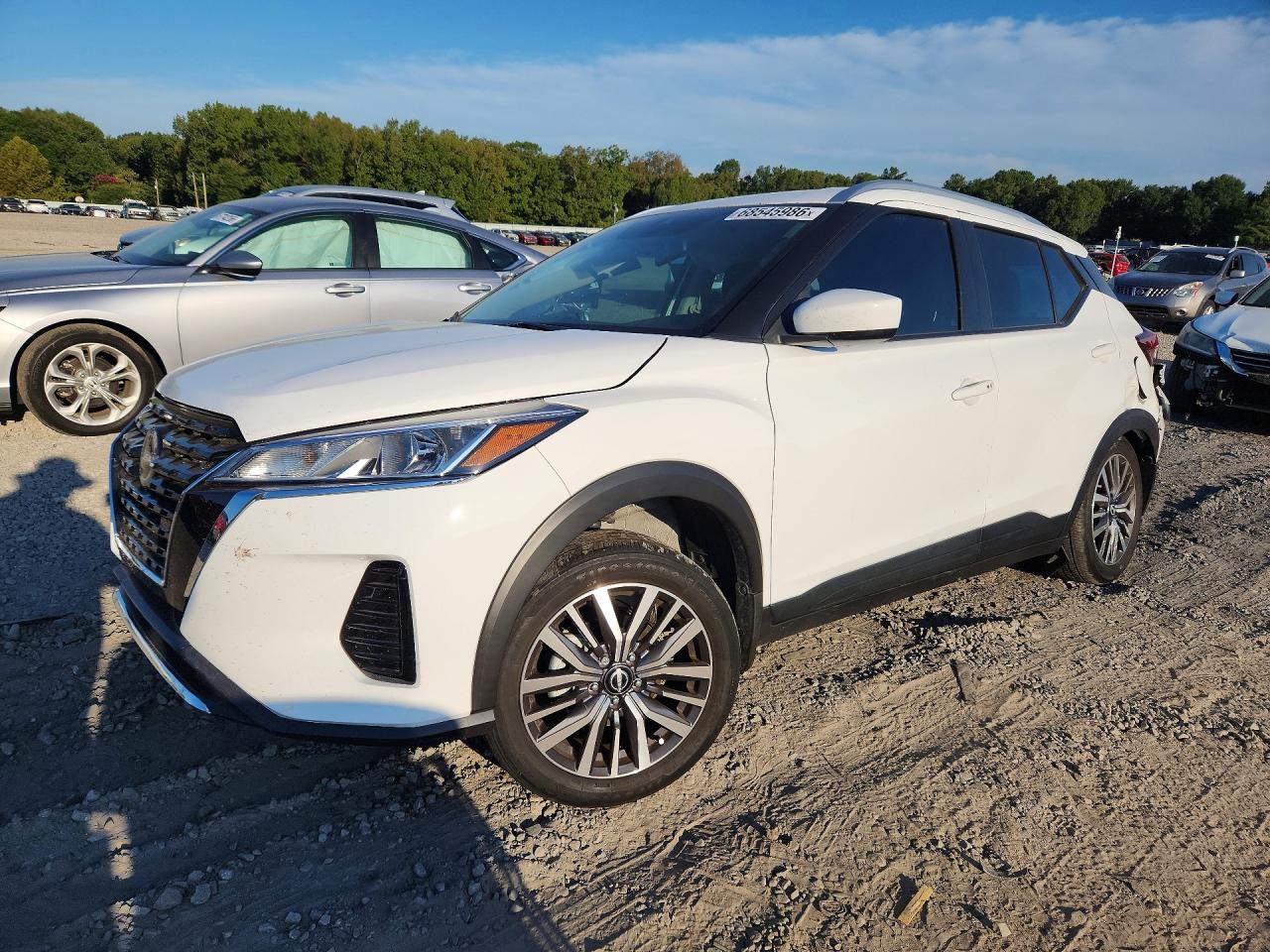 2024 NISSAN KICKS