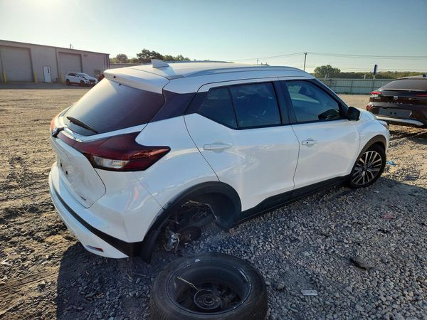 2024 NISSAN KICKS