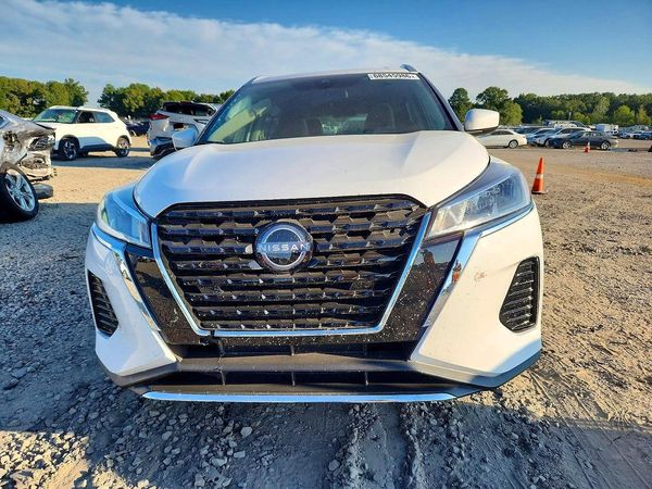 2024 NISSAN KICKS