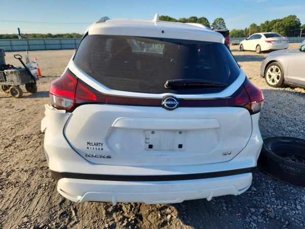 2024 NISSAN KICKS