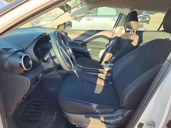 2024 NISSAN KICKS