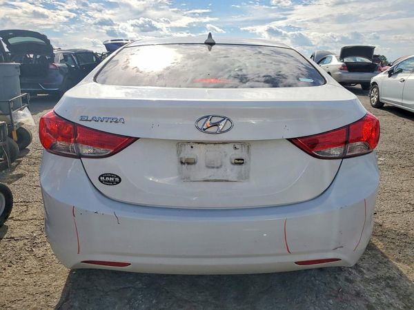 2013 HYUNDAI ELANTRA