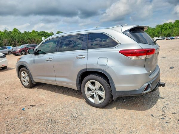 2017 TOYOTA HIGHLANDER