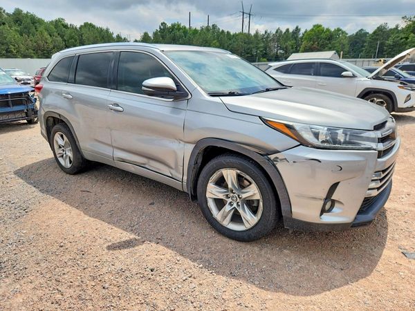2017 TOYOTA HIGHLANDER