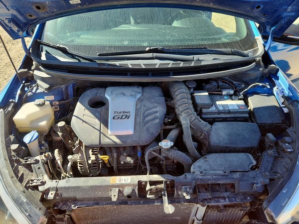 2015 KIA FORTE KOUP TOP (High) — Engine bay