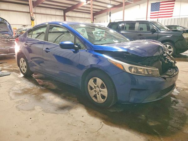 2017 KIA FORTE — Passenger 3/4