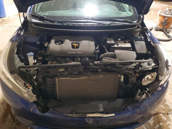 2017 KIA FORTE — Engine bay