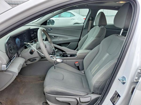 2025 HYUNDAI ELANTRA SEL Convenience — DENT