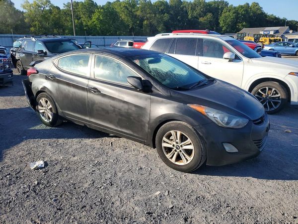 2012 HYUNDAI ELANTRA — Passenger 3/4