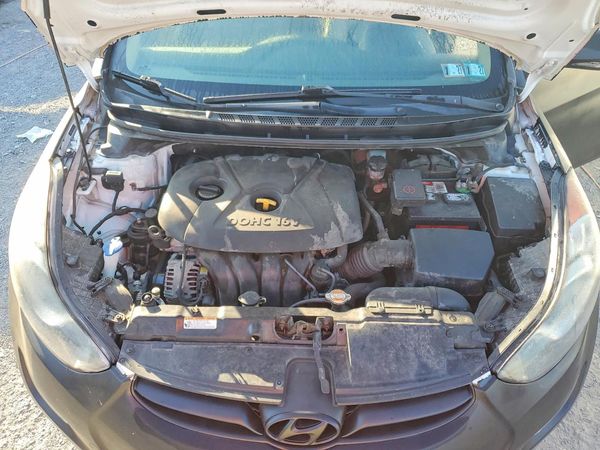 2012 HYUNDAI ELANTRA — Engine bay