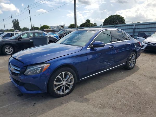 2017 MERCEDES-BENZ C-CLASS C300-4M — Front 3/4