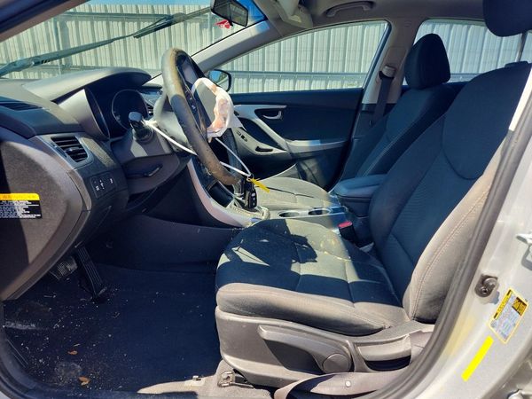2015 HYUNDAI ELANTRA GLS(Middle) — DENT
