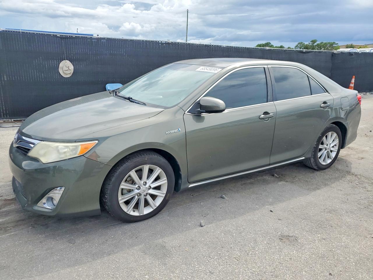 2014 TOYOTA CAMRY SOLA Hybrid
