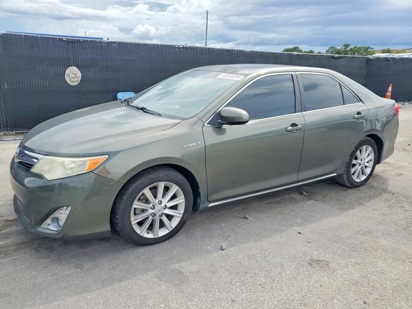 2014 TOYOTA CAMRY SOLA Hybrid
