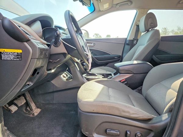 2019 HYUNDAI SANTA FE SE Base — DENT