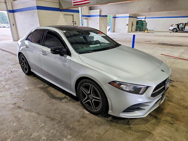 2021 MERCEDES-BENZ A-CLASS A220-4M — Passenger 3/4