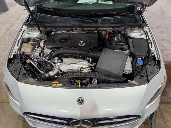 2021 MERCEDES-BENZ A-CLASS A220-4M — Engine bay