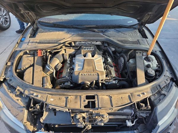 2014 AUDI A8 L — Engine bay