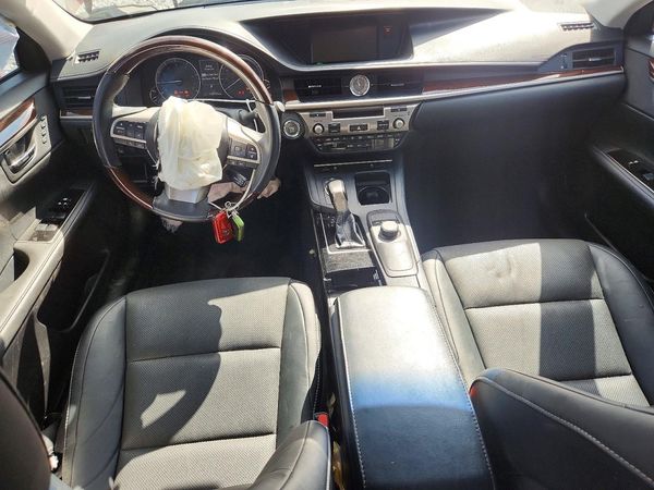 2018 LEXUS ES