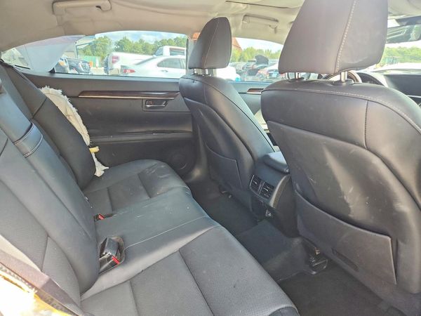 2018 LEXUS ES