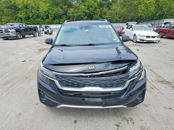 2021 KIA SELTOS S