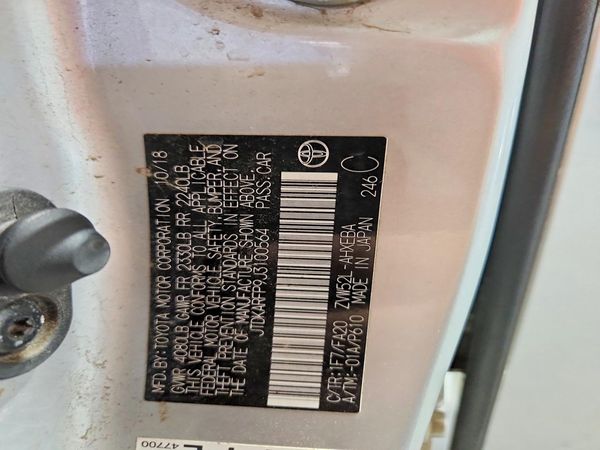 2018 TOYOTA PRIUS Plus/Premium/Advanced — VINS