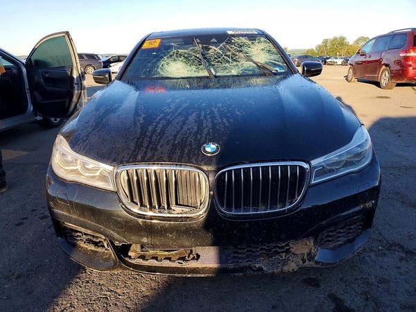 2016 BMW 750 xDrive