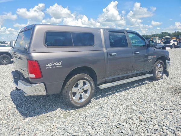 2015 RAM 1500 SLT