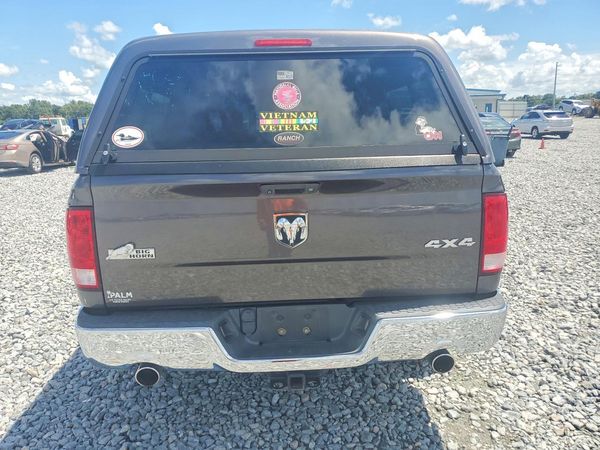 2015 RAM 1500 SLT