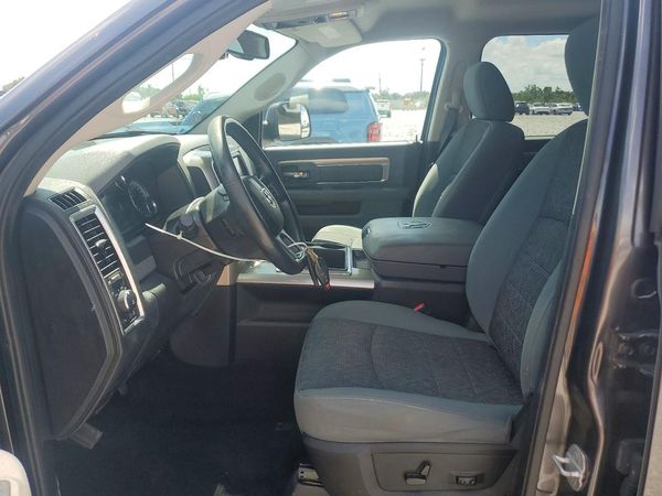 2015 RAM 1500 SLT