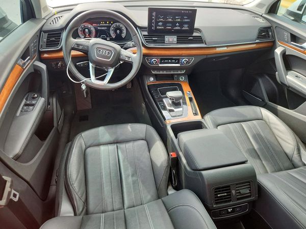 2021 AUDI Q5 quattro Premium Plus