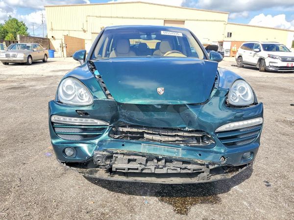2013 PORSCHE CAYENNE