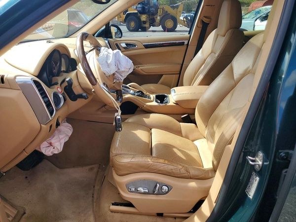 2013 PORSCHE CAYENNE