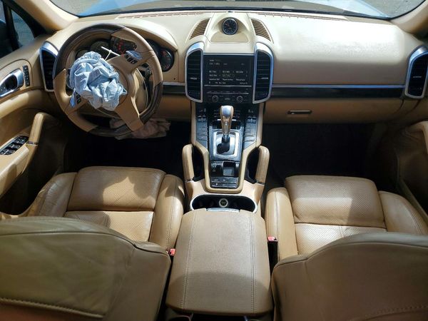 2013 PORSCHE CAYENNE
