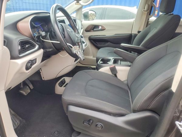 2019 CHRYSLER PACIFICA Touring Plus — DENT