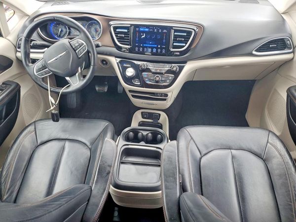 2017 CHRYSLER PACIFICA — CKPT
