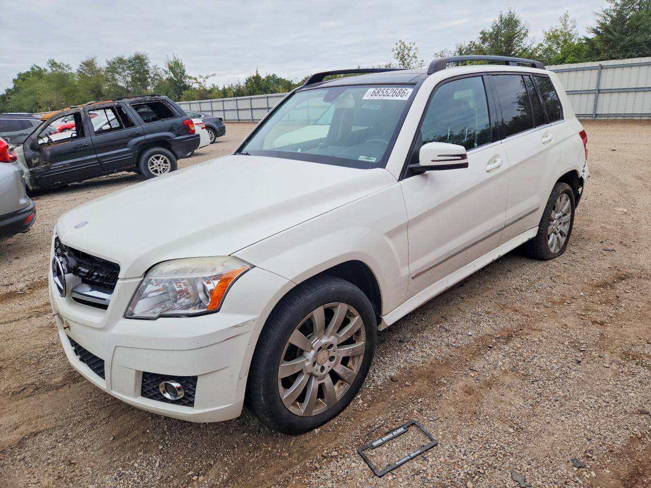 2012 MERCEDES-BENZ GLK GLK350 — Front 3/4
