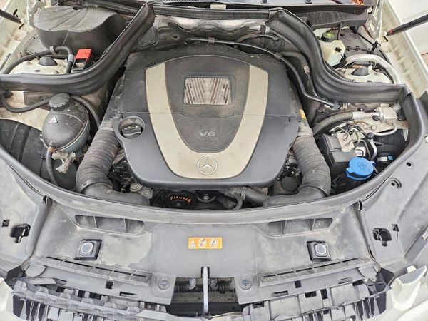 2012 MERCEDES-BENZ GLK GLK350 — Engine bay
