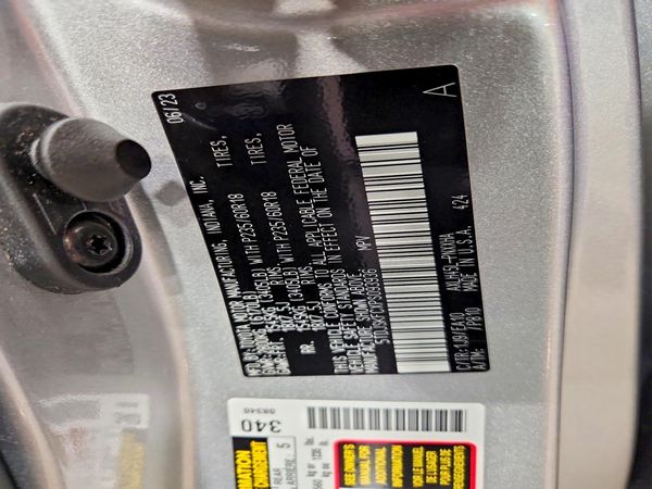 2023 TOYOTA SIENNA XLE