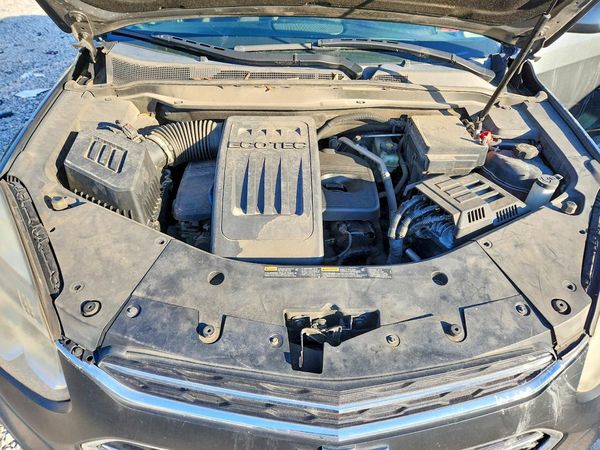 2017 CHEVROLET EQUINOX LT / FL — Engine bay