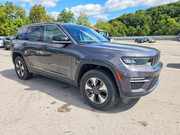 2024 JEEP CHEROKEE Limited 4XE — Passenger 3/4